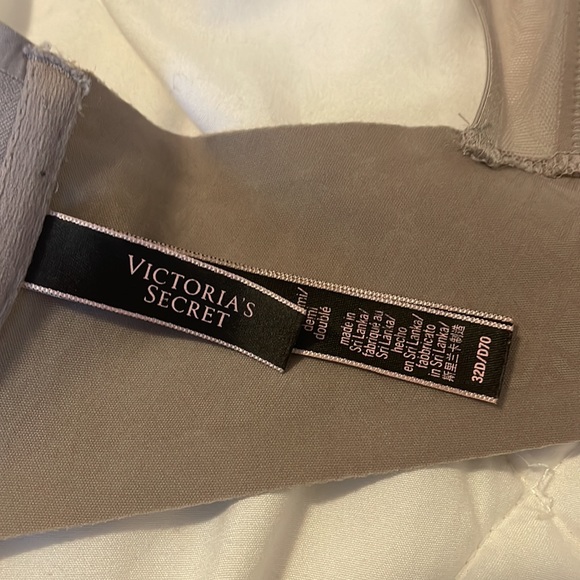 Victoria Secret light purple bra - Picture 2 of 2